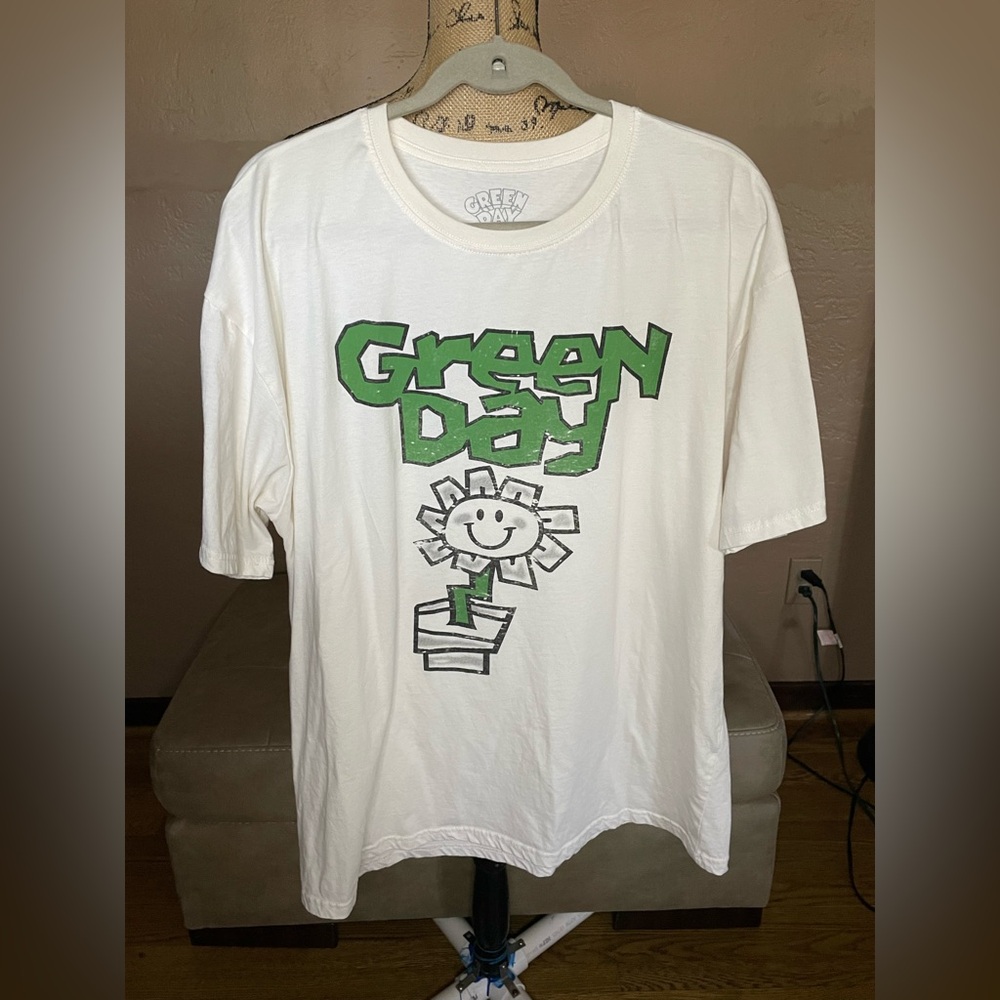 Green Day Graphic off white T-Shirt XL PTP 24”